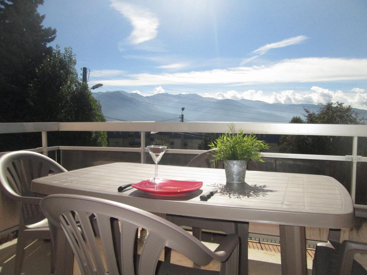 terrasse vue sur les pyrénées